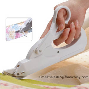 Wholesale sewing scissors: 2AA Batteries Operated Electric Sewing Scissor FS-101