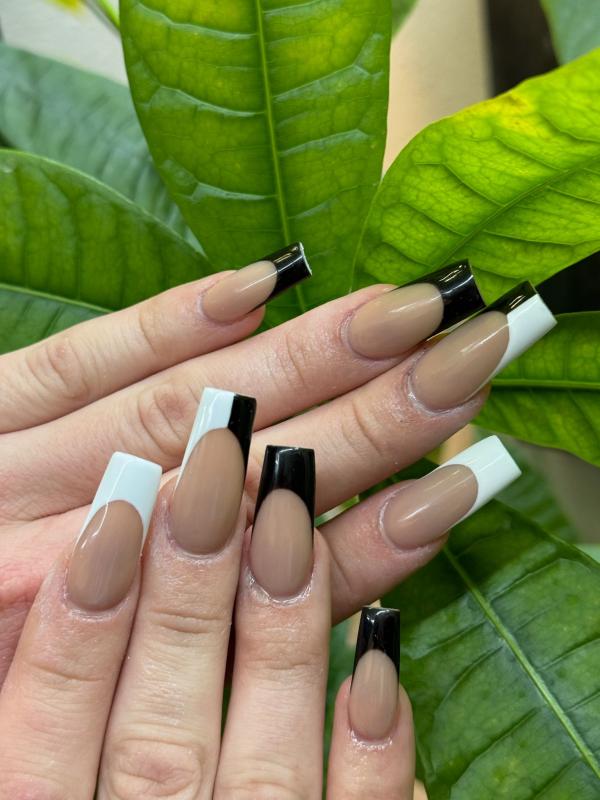 Foxy Nails