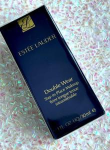 Wholesale wear: Estee Lauder Double Wear Stay-In-Place Makeup Foundation