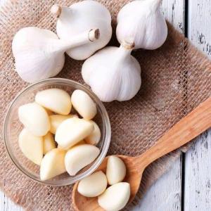 Wholesale fresh white garlic: New Season Fresh Garlic Cheap Price White Garlic Wholesale Normal Fresh Garlic