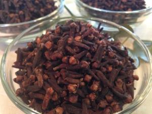 Wholesale jatropha seed supplier: A Grade Quality Cloves / Natural Cloves 100% Organic / All Types Spices Wholesale