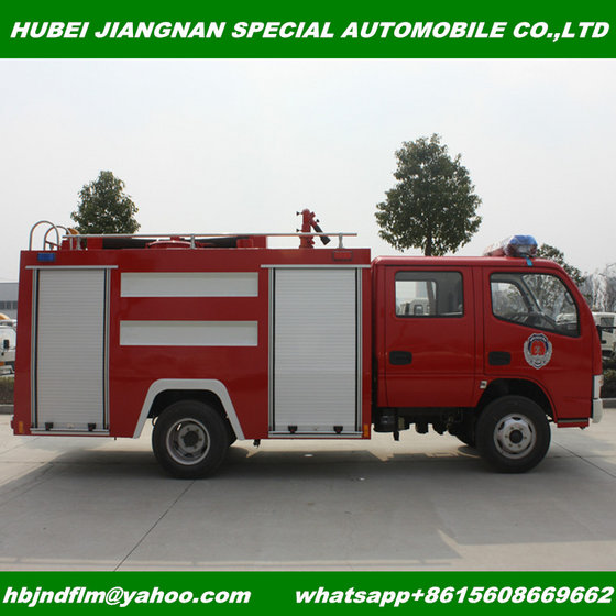 Chinese Supplier EURO2 EURO3 Emission 2Tons Small Fire Tender Truck