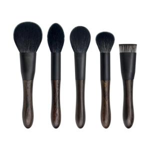 Wholesale eyelash fan: Premium Wood Handle Make Up Brush Set Custom Logo Animal Hair Kabuki Powder Blush Cosmetics Tool