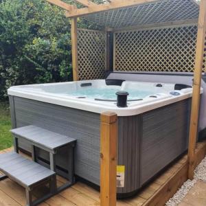 Wholesale utility style: Round Hot Tub Jacuzzi Outdoor 5 Person ZR7025