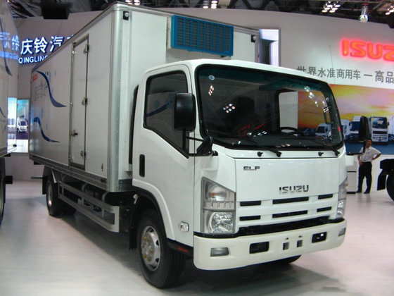 ISUZU Medium-sized Truck 700P
