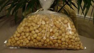 Wholesale table cover: Where To Purchase High Quality Organic Macadamia Nuts Available for Sale At Low Price