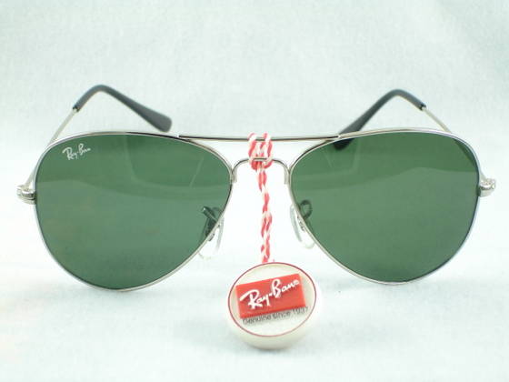 ray ban aviator green