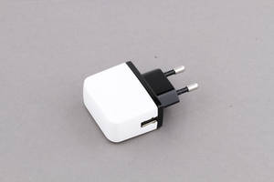 Wholesale Mobile Phone Chargers: New Design USB Charger for Iphone,Samsung ,HTC,LG,Blachberry and Android Smartphone