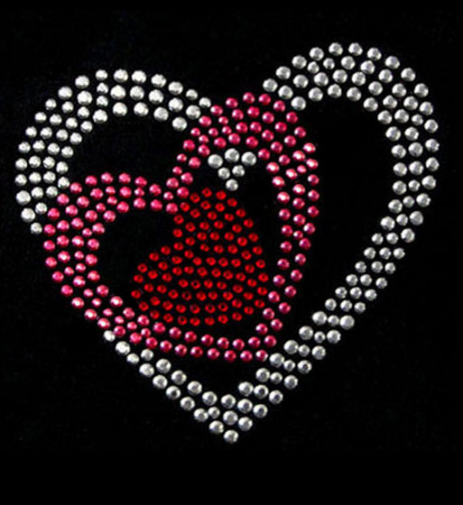 Heart style. Сердечко из красных страз. Термонаклейки из страз Сваровски. Сердцебиение из страз. Термонаклейка из страз Армани
