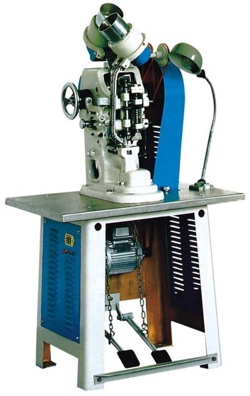 eyeleting machine