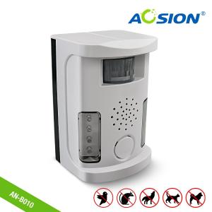 Wholesale button cell: Outdoor Multifunctional Ultrasonic Cat and Dogs Repeller with PIR