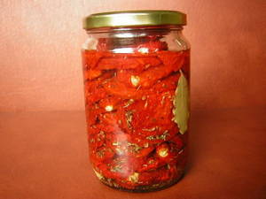 Wholesale sun dried tomatoes: Sun Dried Tomatoes in Vegetable Oil