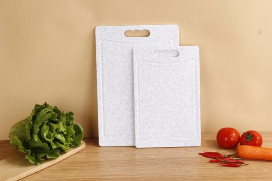 plastic cutting board with groove