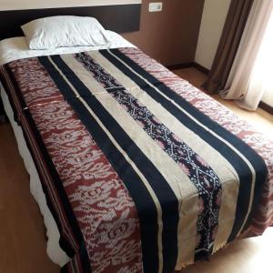 Wholesale indonesia: Woven Ikat Fabric Tenun Jepara About Indonesia of Culture