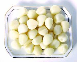 Wholesale garlic cloves: Garlic Cloves in Brine (Large Size)