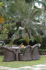 Wholesale table outdoor: Rattan Garden Furniture Dining Set