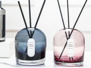 Wholesale glass diffuser bottle: M&Scent Wholesale Luxury Private Label Glass Bottle Stick Aroma Reed Diffuser
