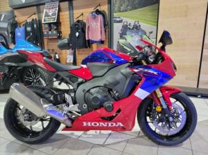 Wholesale Motorcycles: Order Now with 100% Discounts 2021 2022 2023 Honda CBR1000R Whatsapp +447448430828