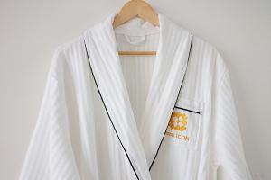 Wholesale label printing service: Professional High Quality White Waffle Bathrobe for Hotel