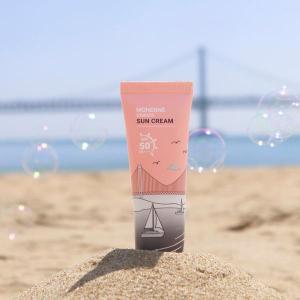 Wholesale advertising materials: Essence Sun Cream