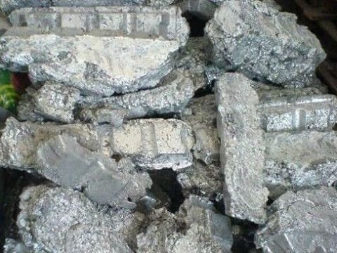 Что такое изгарь. Изгарь цинковая. Гарт цинка и изгарь цинка. Гартцинк в блоках. Изгарь цинка состав.