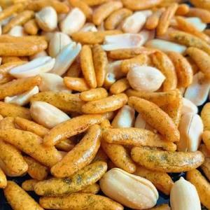 Wholesale snack: Roast Wasabi Rice Crackers