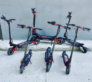 Wholesale scooter batteries: ZERO 11X Electric Scooter 72V 32Ah & Hydraulic Brakes