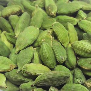 Wholesale Spices & Herbs: Bold Green Cardamom