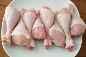 Wholesale frozen whole chicken: Quality Halal Frozen Whole Chicken and Parts / Thighs / Feet / Paws / Drums