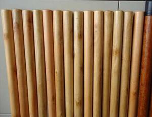 Wholesale broom handle: Varnished Wooden Broom Handle