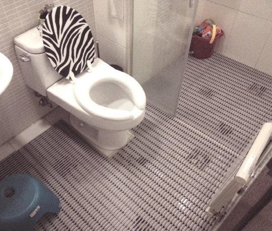 non slip toilet mat