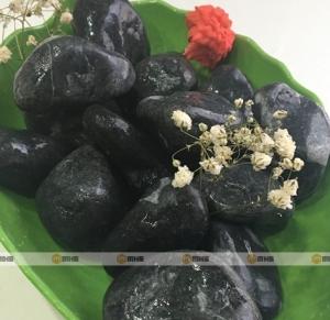 Wholesale natural stone: Natural Black Decorative Tumbled Pebble Stone for Garden Outdoor Landscape Decoration