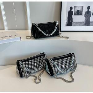 Wholesale Other Handbags, Wallets & Purses: Diamond Chain Single Shoulder Diagonal Cross Underarm Small Square Bag