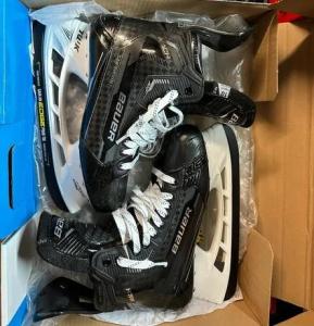Wholesale boot: Bauer Supreme Mach Senior Ice Hockey Skates with Carbonlite Runner