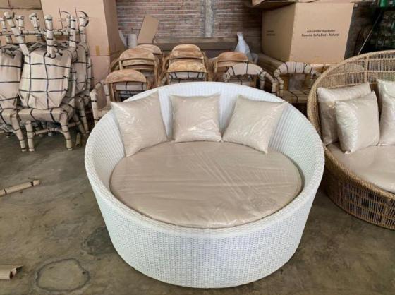 Sell round bed rattan