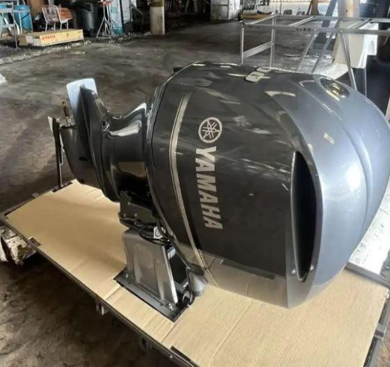 Sell 300HP BRAND NEW MARINE 4 STROKE OUTBOARD MOTOR