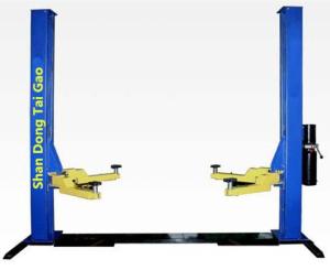 Wholesale two post car lift: Outdoor Workshop Used Hydraulic Double Column Auto Car Lift 3.5T