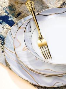 Stoneware Tableware