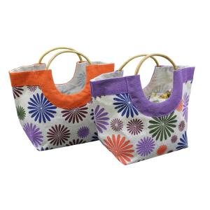 Wholesale labeling equipment: 2023 Hot Selling Multicolor Floral Print Wooden Round Cane Handle Fashionable Beach Bag for Females