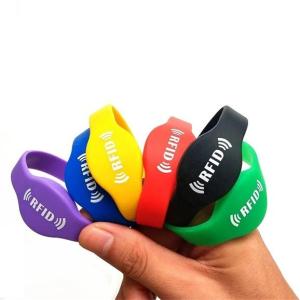 Wholesale non toxic silicone: High Quality RFID Smart NFC Silicone Wristbrand Waterproof RFID Wristband