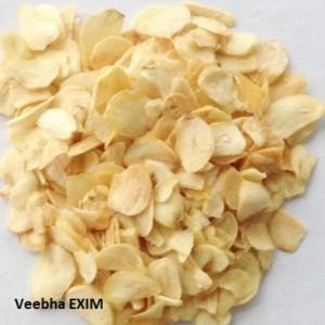 Wholesale aromatics: Dehydrated Garlic Cloves/Flakes/ Granules/Powder