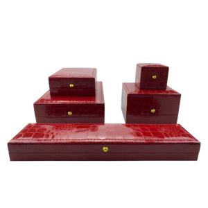 Wholesale fashion jewelry boxes: Crocodile Leather PU Classic Jewelry Box