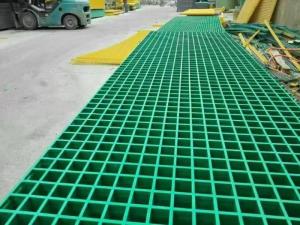 Wholesale frp products: Small Mesh FRP Moulded Grating Fiberglass Stair Treads Wear Resistance