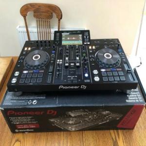 Wholesale dj mixer: Pioneer DJ DJM-900NXS DJ Mixer and 4 CDJ-2000NXS Platinum Limited Edition