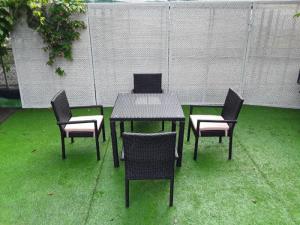 Wholesale rattan chairs: Home Furniture Wicker Dining Tables and Chairs Garden Plastic Rattan Furniture in 2022